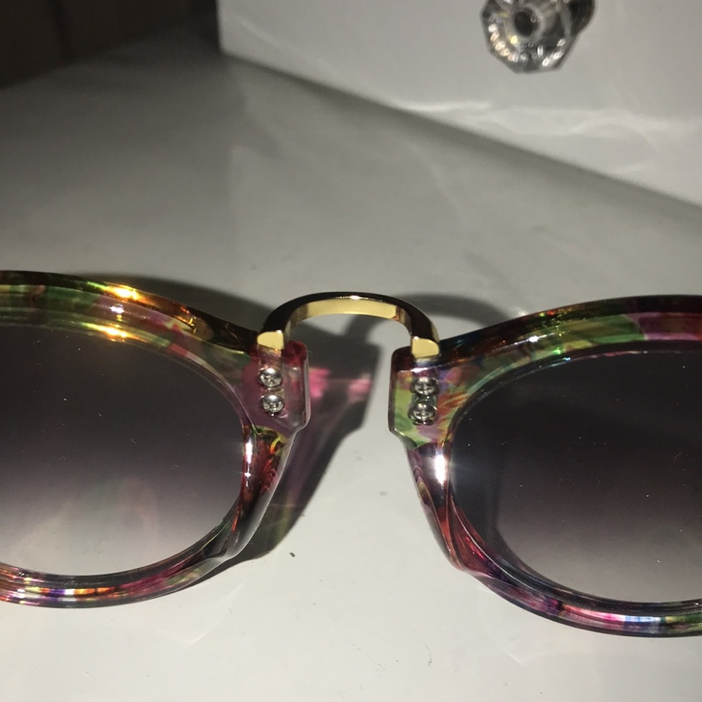 Sunglasses - Picture 6 of 8
